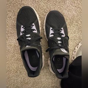 Oncloud swift women’s size 9